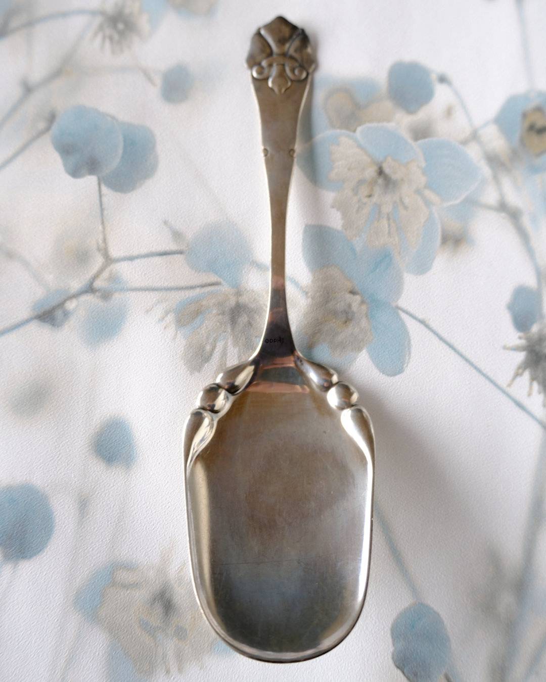 Tretårnet kagespade