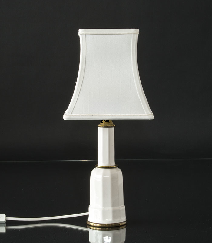 Firkantet lampeskærm 18 cm i højden, hvid silke (Vedr. 2. sortering - se beskrivelse)