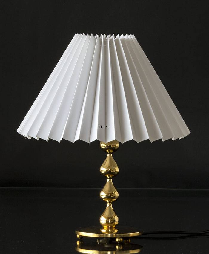 Plissé lampeskærm i hvid chintz stof, sidelængde 21cm