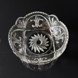 Crystal glass bowl wiith engravings