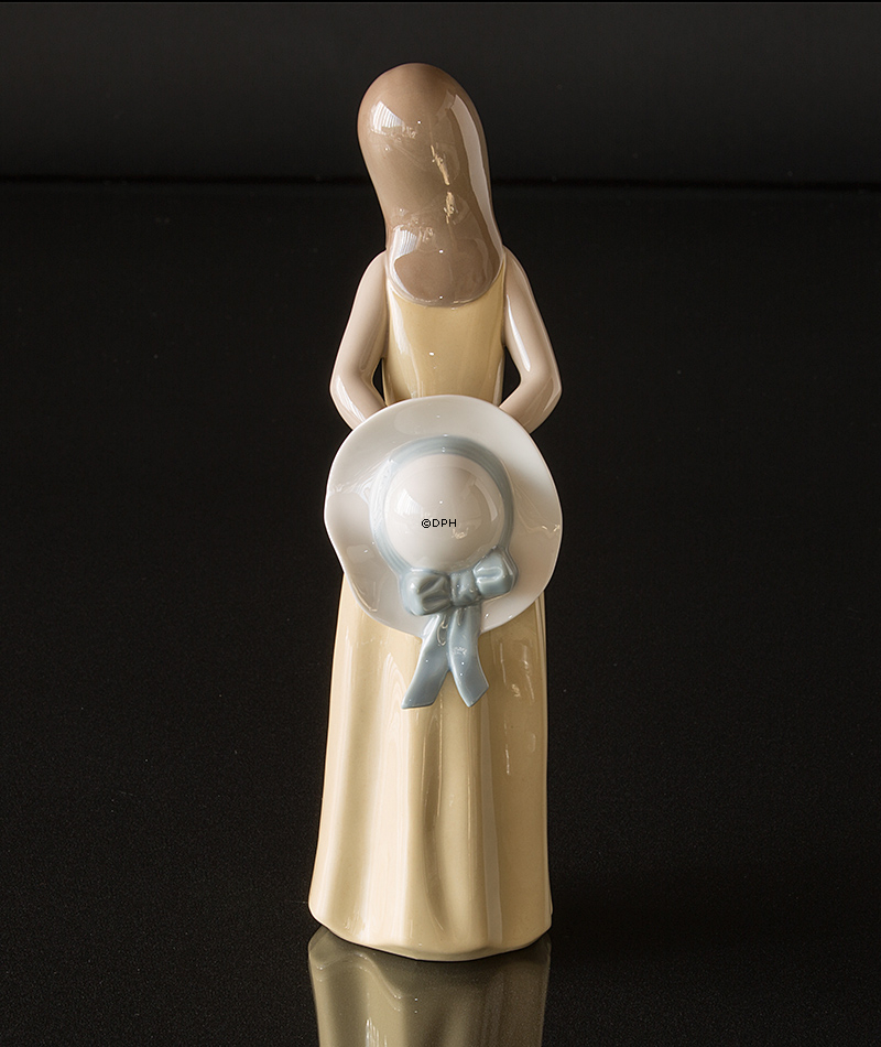 Lladro figur, Pige med hat, H 25 cm