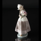 Lladro figurine Girl with Flowers, Height 26 cm