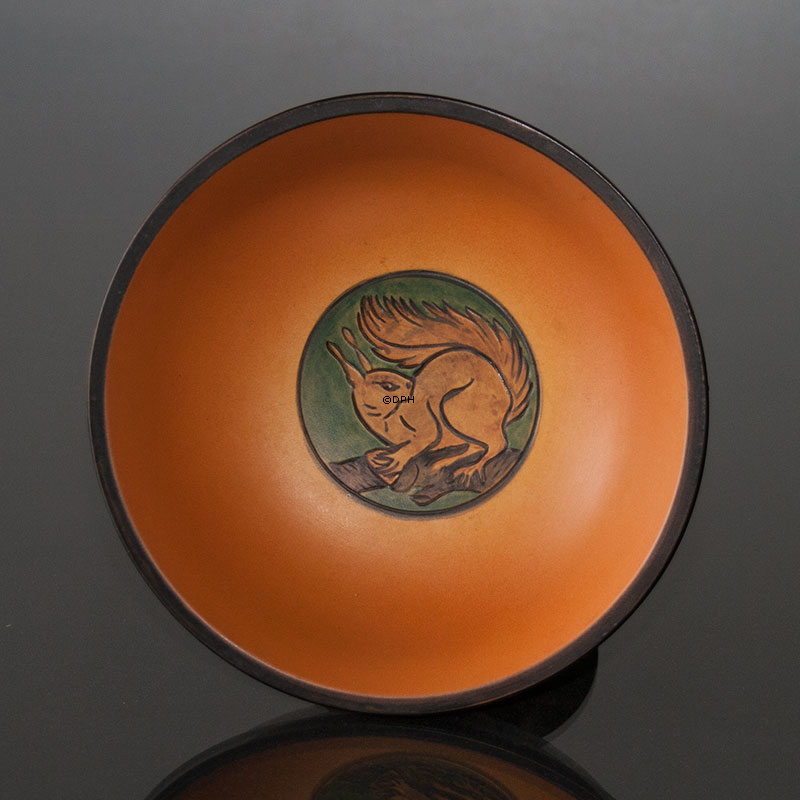 Høj Ipsen skål med Egern motiv nr. 134