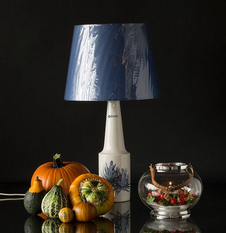 Stor Royal Copenhagen Bordlampe med koglemotiv F&M