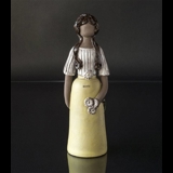 Figur Blumenmädchen in Keramik