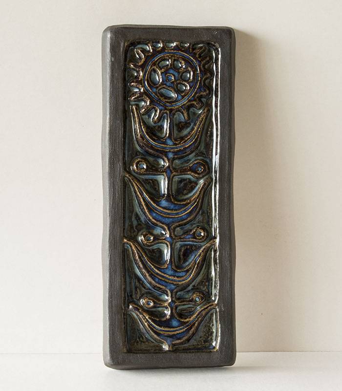 Relief med blå solsikke, Søholm stentøj nr. 3517