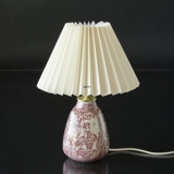 Pleated lamp shade of off white chintz fabric, sidelength 18cm