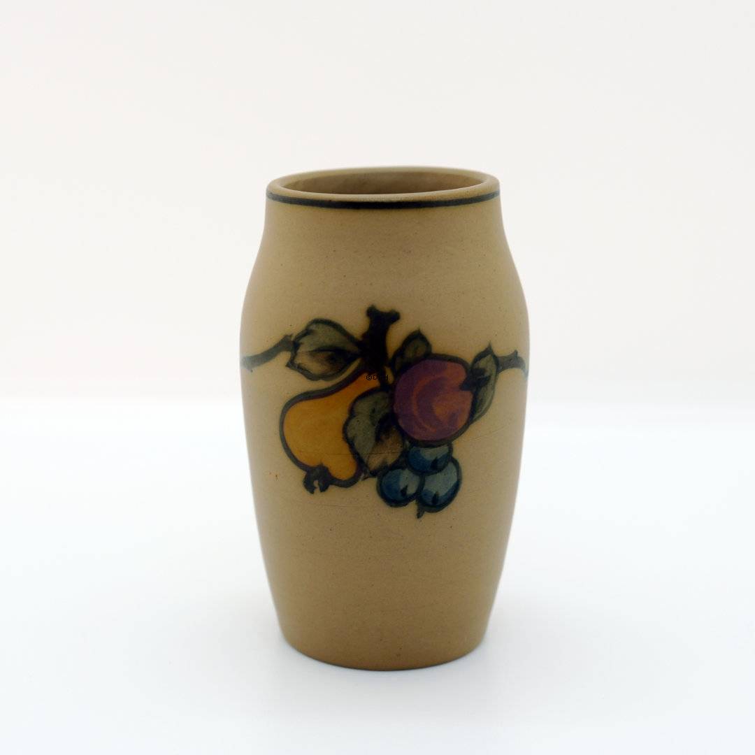 L. Hjorth vase nr. 160 med frugter