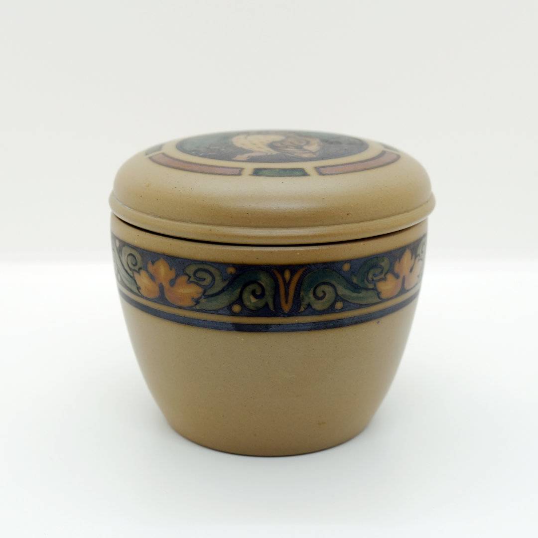 L. Hjorth krukke med låg nr. 25, med ugle