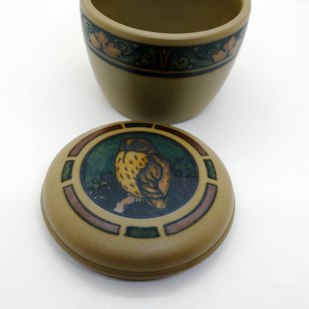 L. Hjorth krukke med låg nr. 25, med ugle