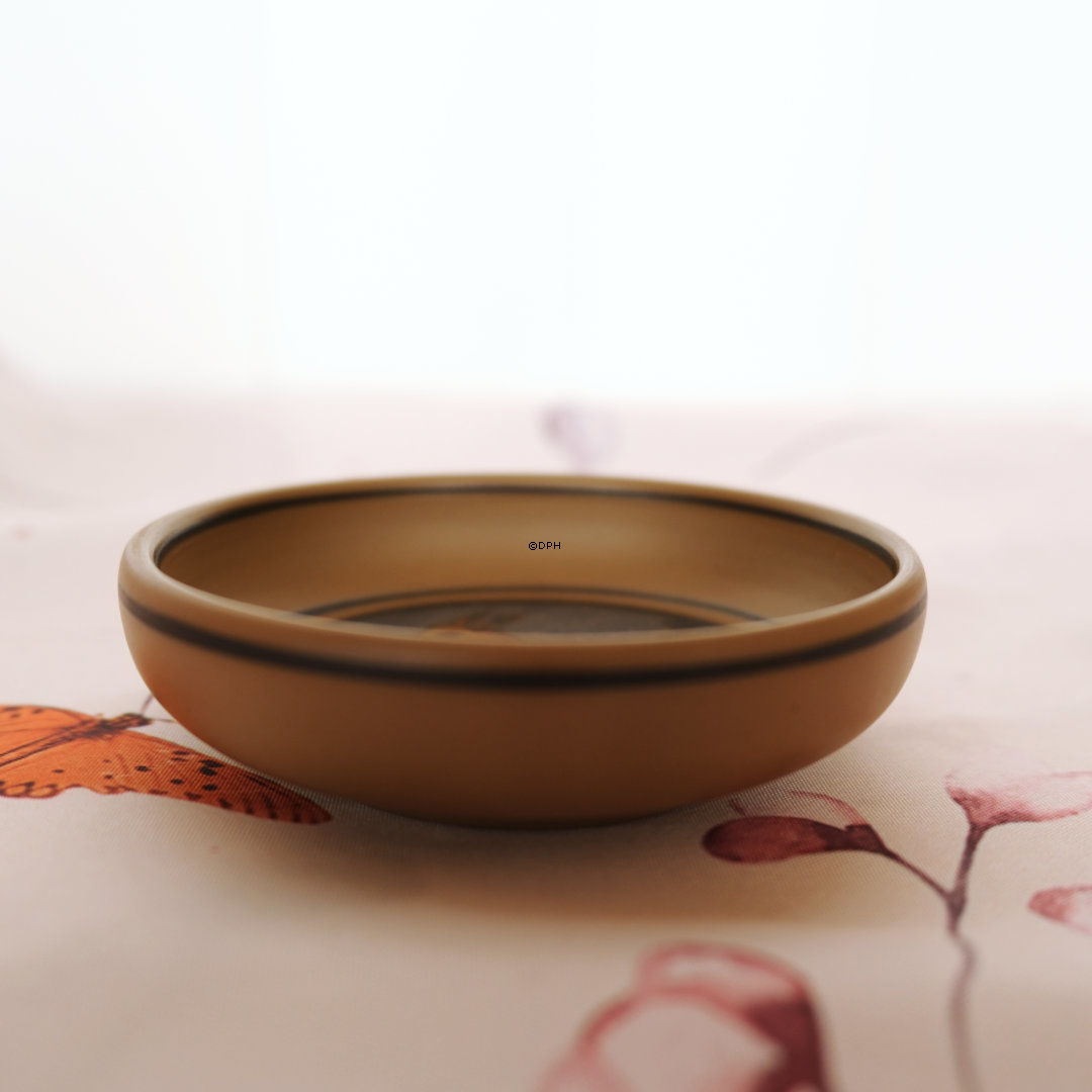 Hjorth skål nr. 36 med egern