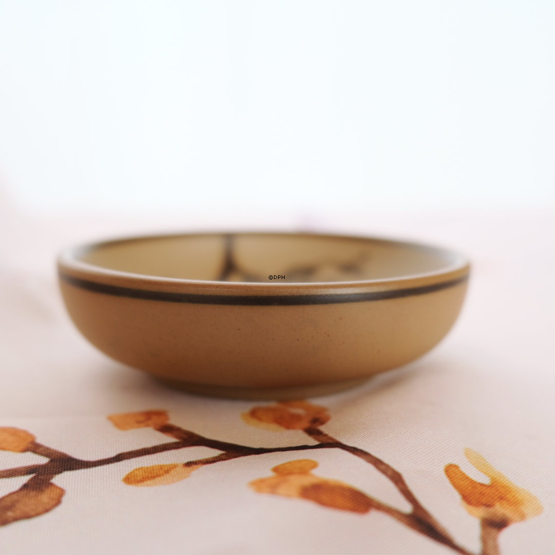 Hjorth skål nr. 36 med fugl