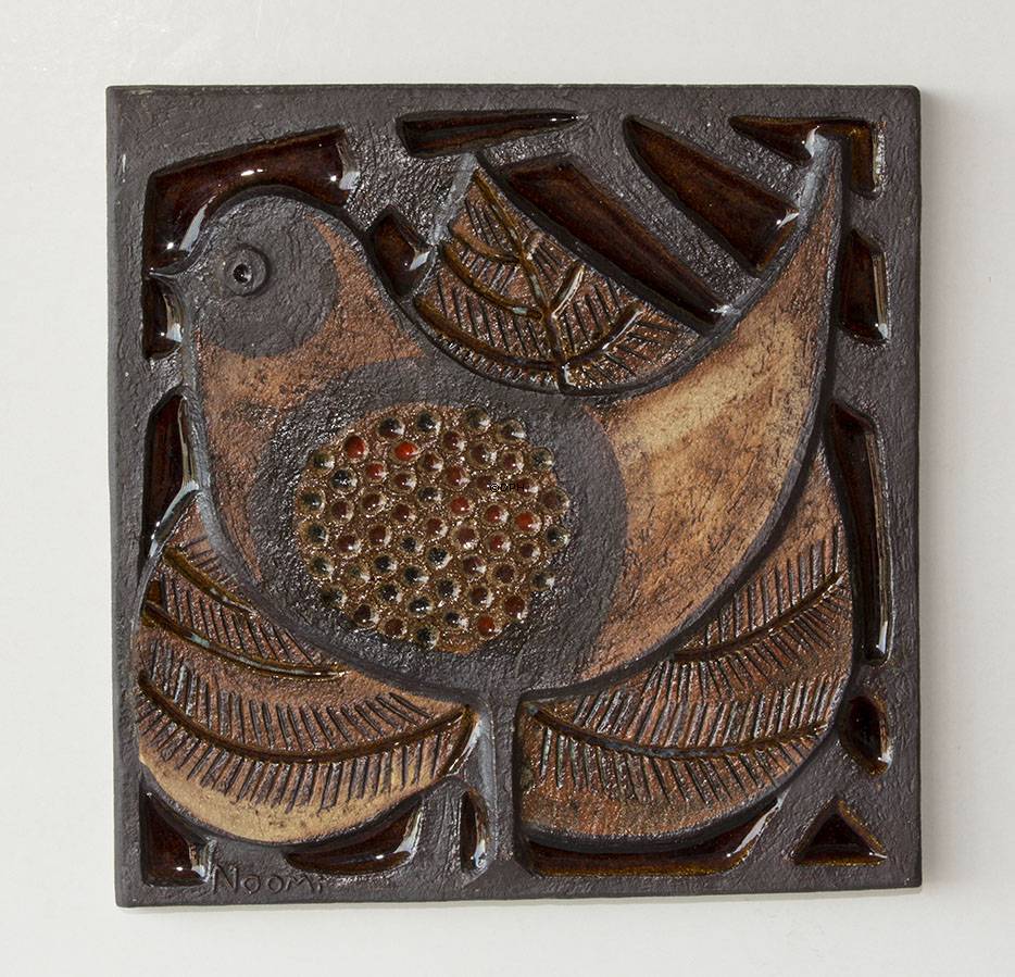 Relief med fugl, Søholm stentøj