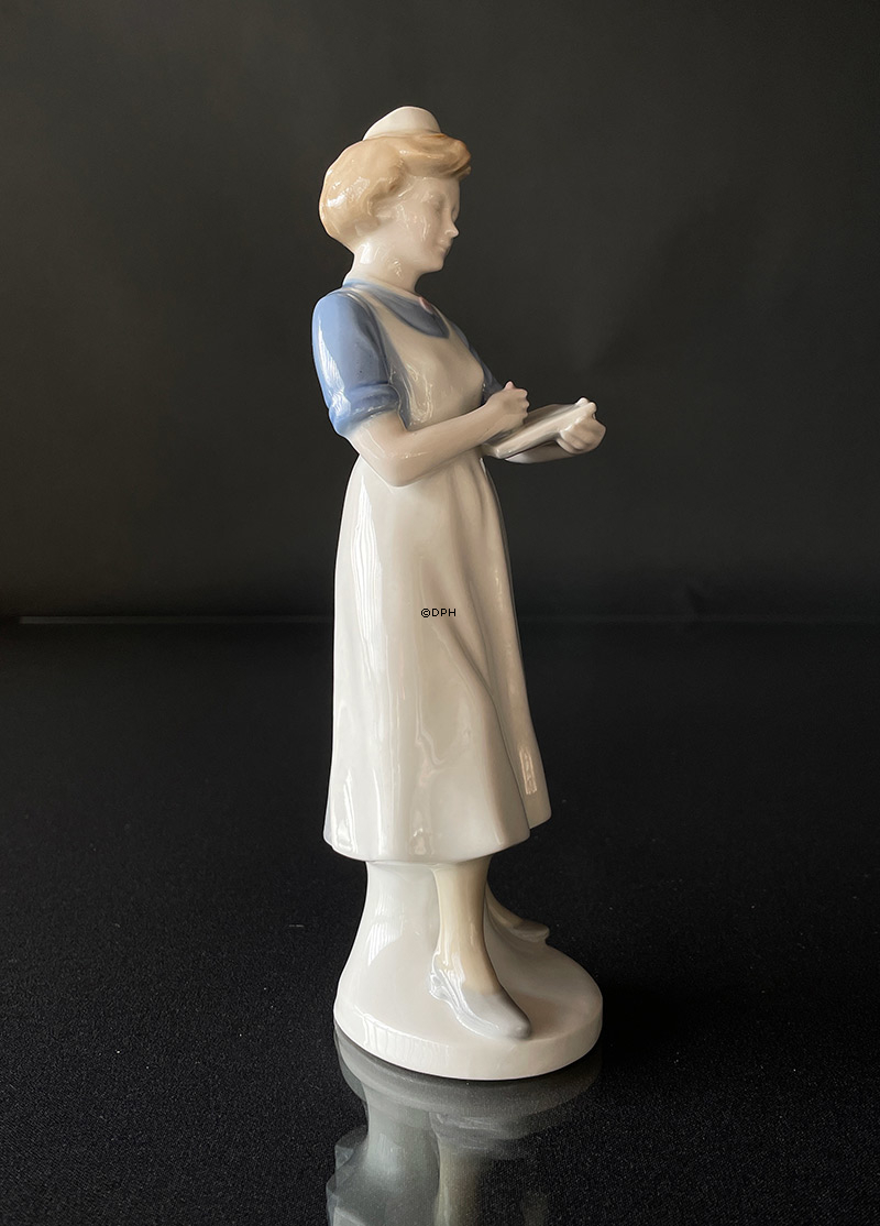 Sygeplejerske figur, H 24 cm