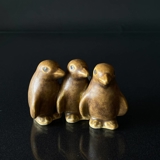 Tre pingviner, keramik figur af KNUD BASSE 11 x 7 CM
