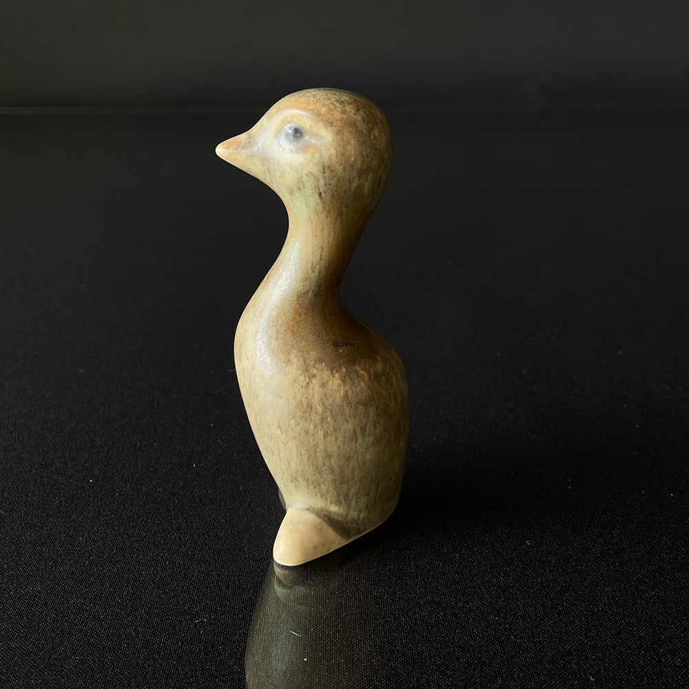 Struds figur af KNUD BASSE signeret KB