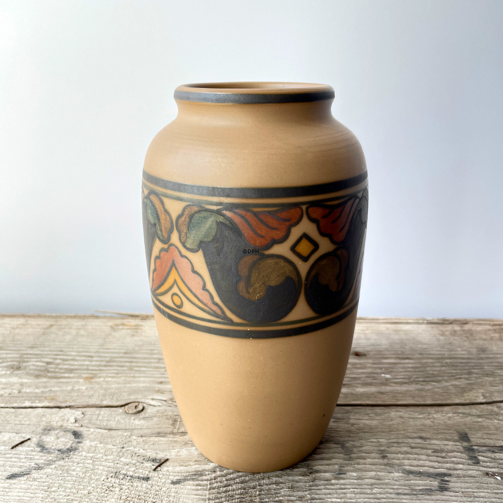 Hjorth vase nr. 53 med dekoration, Bornholmsk keramik