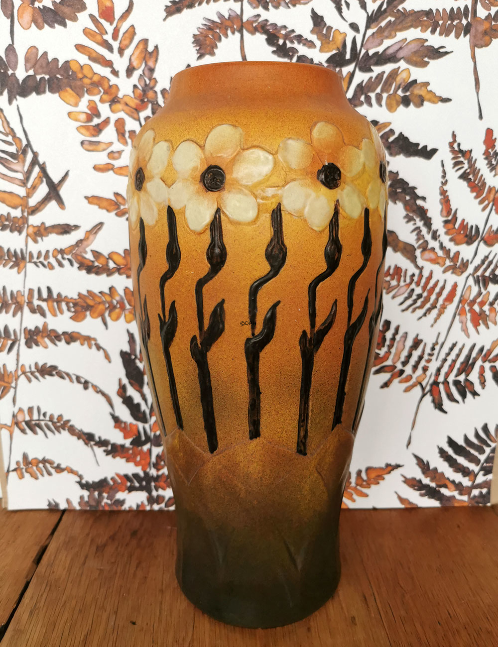 P. Ipsens Enke 370 Vase med blomster Højde 36 cm