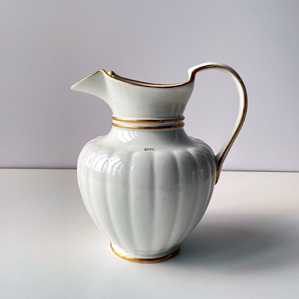 Meget sjælden Chokolade eller punch kande med låg, Royal Copenhagende, Hvid med guld (fra før 1894)