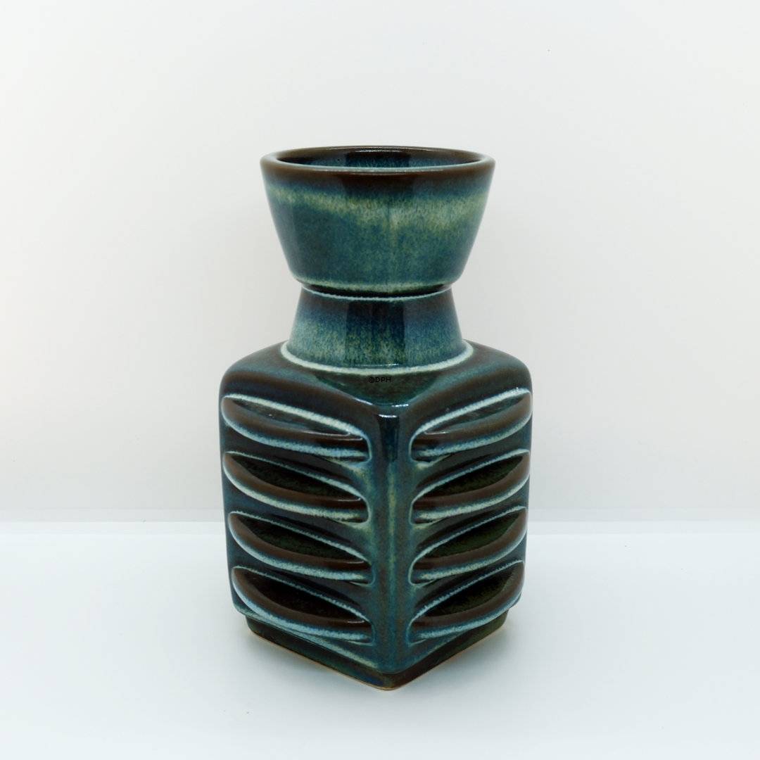 Søholm vase nr. 3404, 19cm, Mork Gron glasur