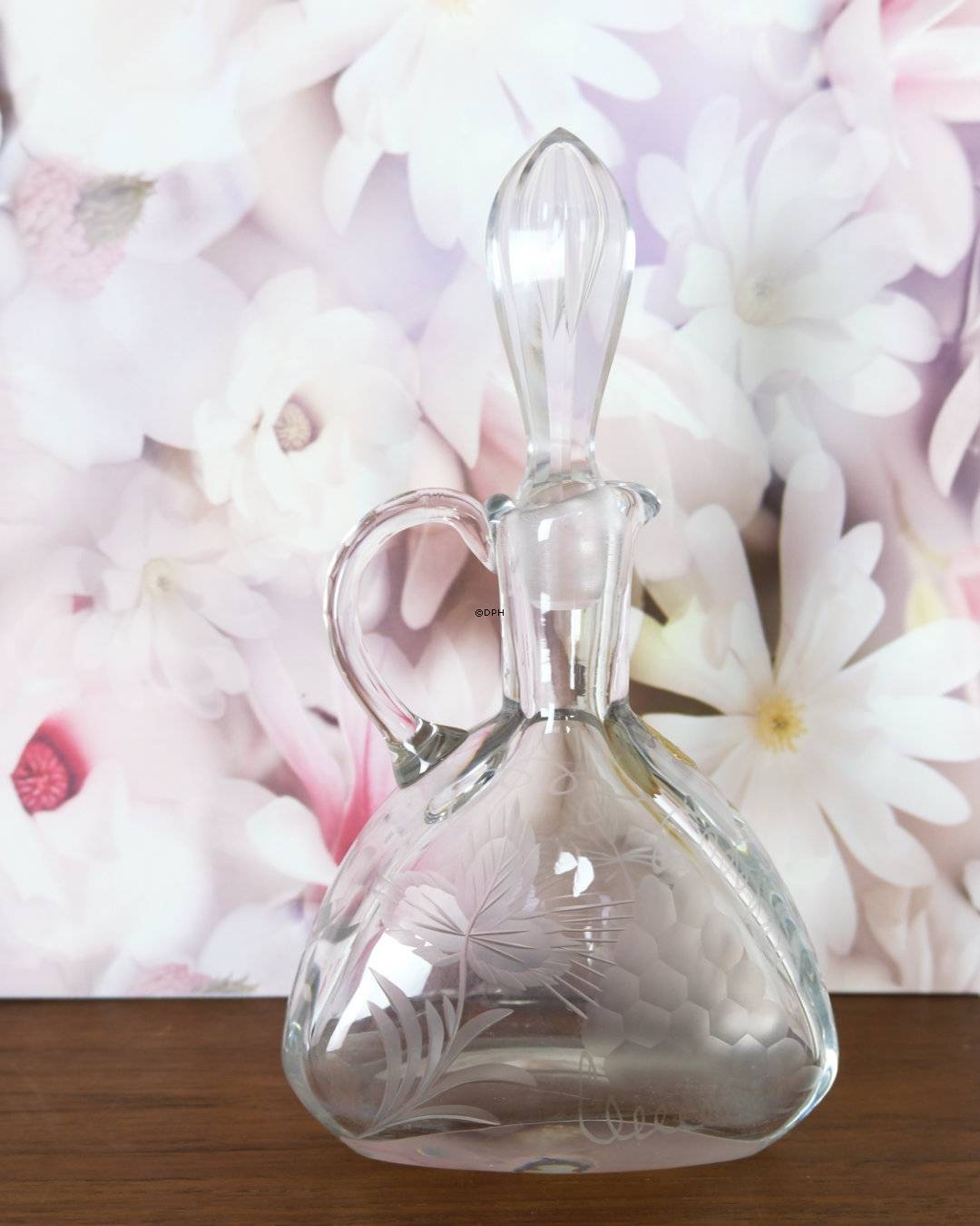 Krystal karaffel med håndslebet druemotiv