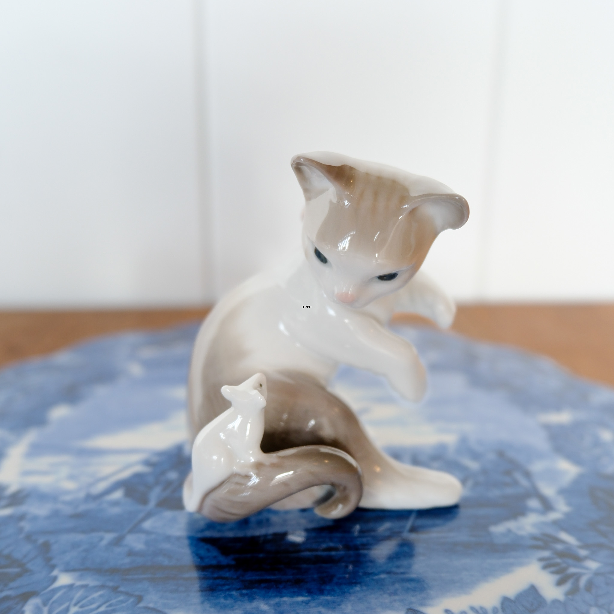 Lladro Figur nr. 5236, Kat med mus