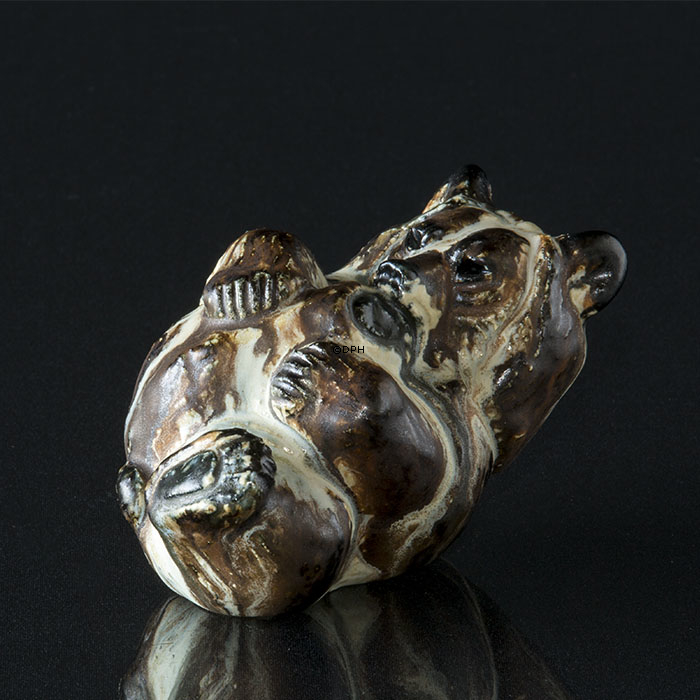 Arne Ingdam Bjørn bidder sig i foden