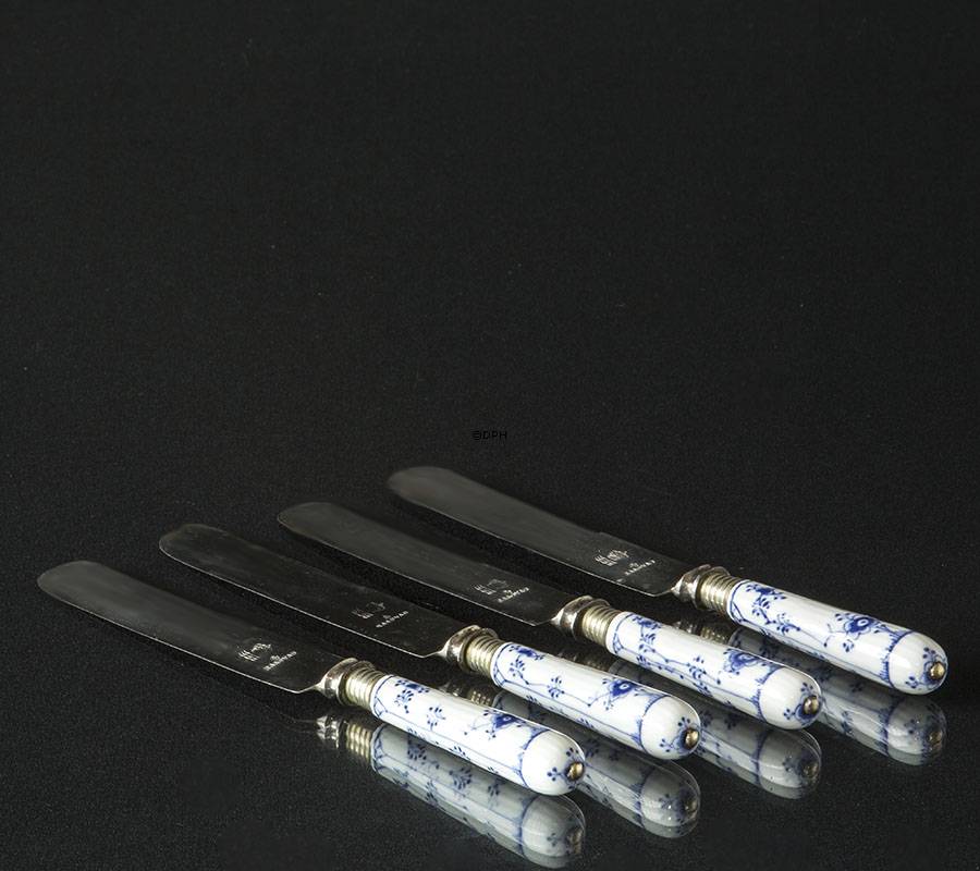Musselmalet, riflet, knive (4 stk) Royal Copenhagen/Raadvad.
(1894-1922)