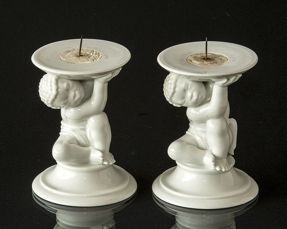 Royal Copenhagen Lysestager, Blanc de Chine, Drenge med klæde, sæt af 2 stk.