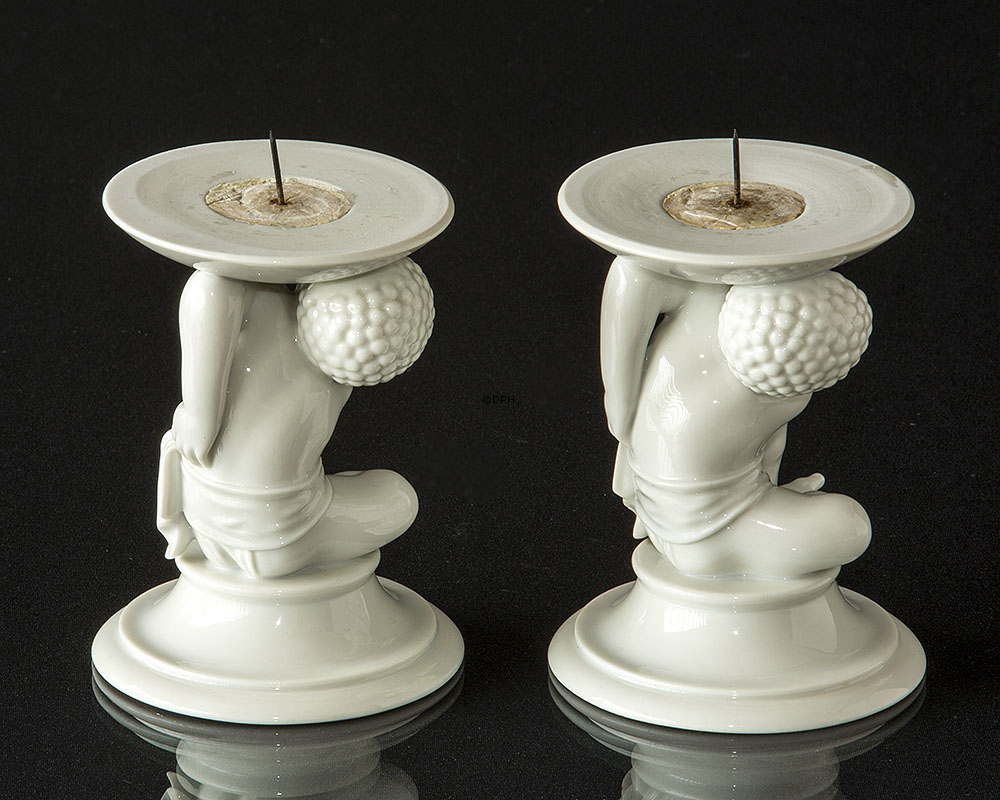 Royal Copenhagen Lysestager, Blanc de Chine, Drenge med klæde, sæt af 2 stk.