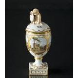 Lidded vase, Decorate trophy with overglaze decoration, Royal Copenhagen, Painted buildings? (1894-1922)