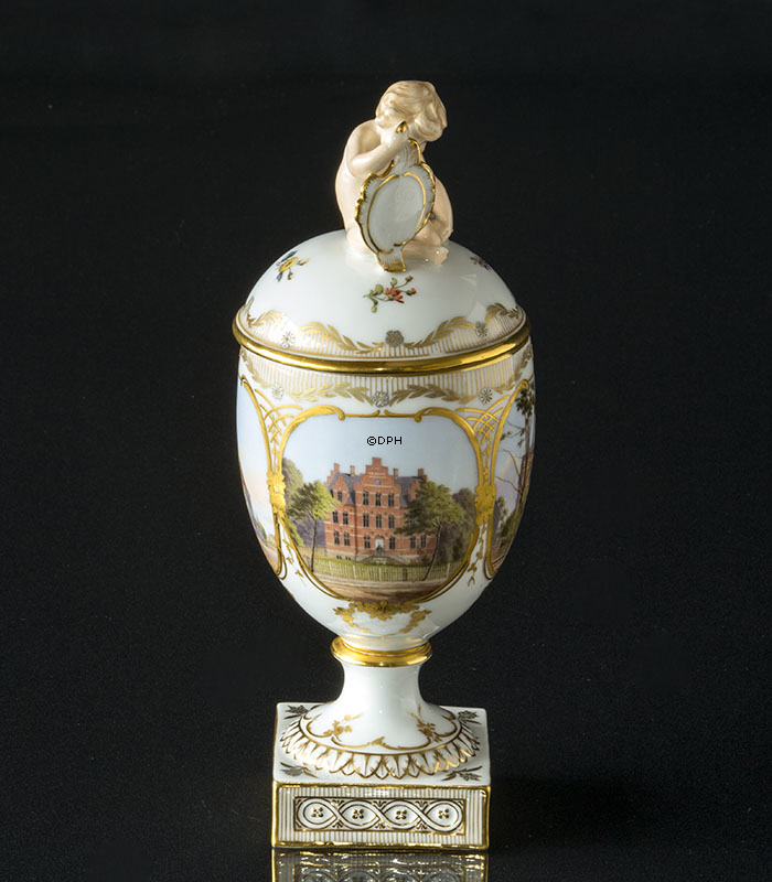 Prydpokal/ Lågvase med overglasur dekoration, Royal Copenhagen, Påmalet bygninger ? (1894-1922)