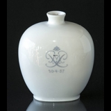 UNICA ovale Royal Copenhagen Vase, signiert Astrid Richter 1937, Privat. Inschrift. 20.4. 1937 und Monogramm. Marine-Motiv