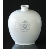 UNICA oval Royal Copenhagen vase, Signed Astrid Richter 1937, Private. Inscription. 20.4. 1937 and monogram. Marine motif