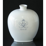 UNICA ovale Royal Copenhagen Vase, signiert Astrid Richter 1937, Privat. Inschrift. 20.4. 1937 und Monogramm. Marine-Motiv