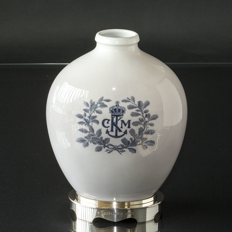Oval vase med skibsmotiv, Royal Copenhagen UNICA Signeret: Chr. Benjamin Olsen 2.7. 1933
