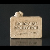 Sandra Brue schild "The Sandicast Collection"