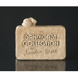 Sandra Brue skilt "The Sandicast Collection"
