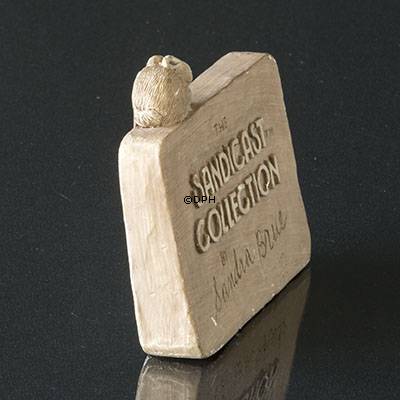 Sandra Brue skilt "The Sandicast Collection"