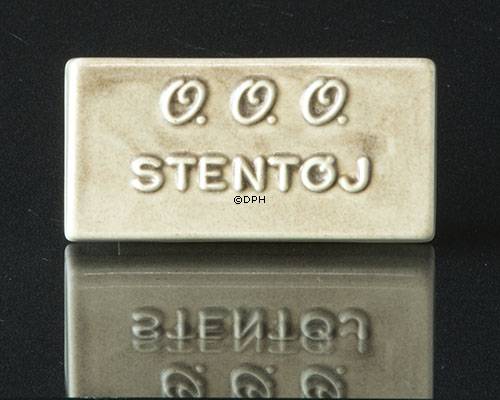 Olaf Overgaard Ovesen OOO stentøj skilt