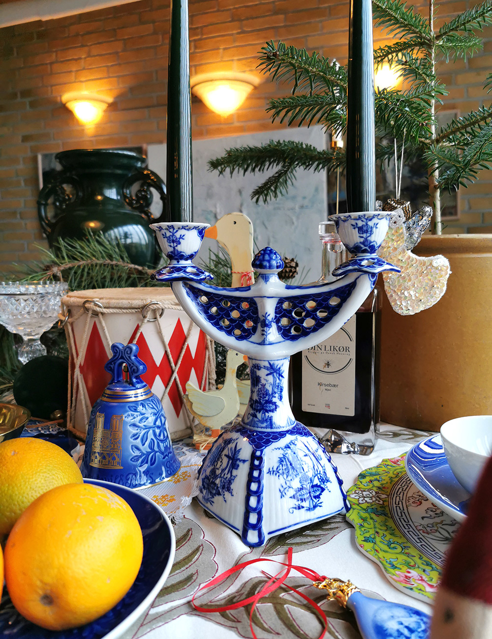 Musselmalet helblonde lysestage med 2 arme - TYSK  Bemærk IKKE Royal Copenhagen