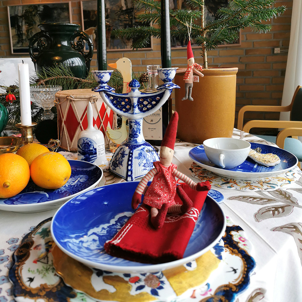 Musselmalet helblonde lysestage med 2 arme - TYSK  Bemærk IKKE Royal Copenhagen