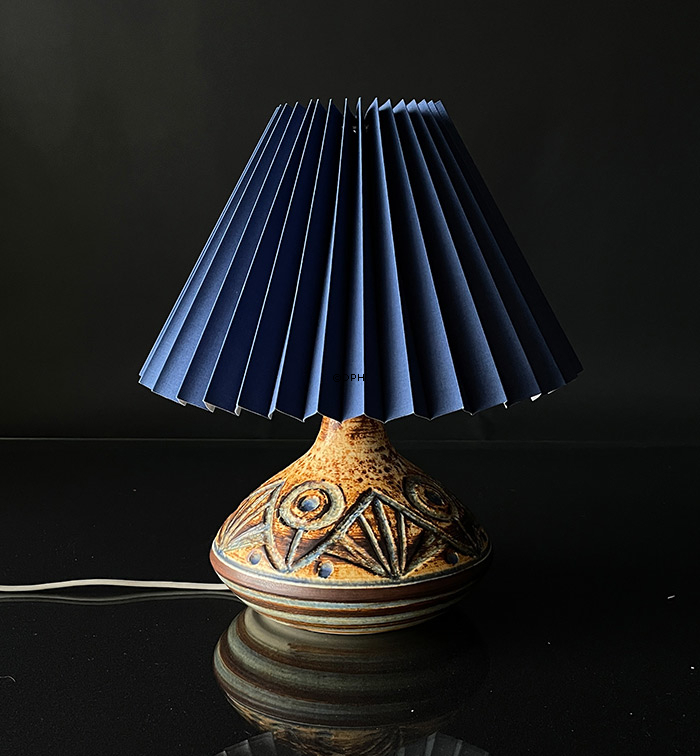 Plissé lampeskærm i blå chintz stof, sidelængde 21cm