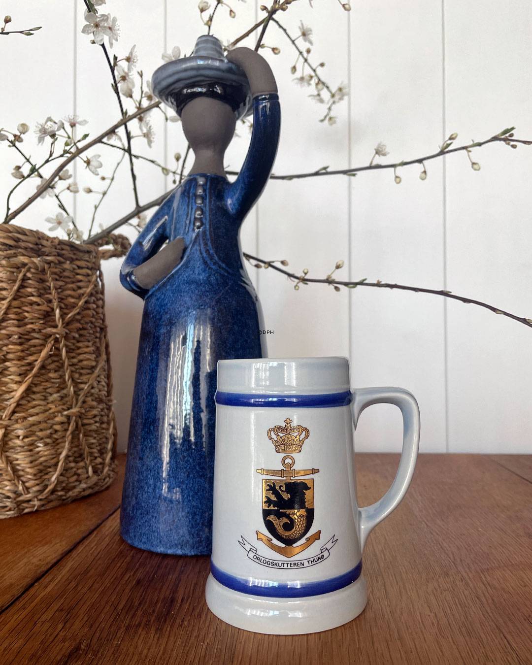 Søholm Krus med "Orlogskutteren Thurø", lille afslag på bagsiden
