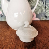 Hvid Elegance (med skelmønster som Mågestel) kaffekande nr. 91A, Bing & Grøndahl