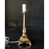 Antik bordlampe med firkantet messing fod