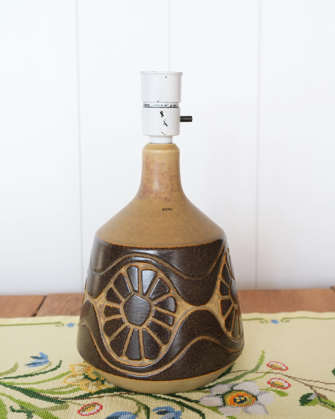 Micheal Andersen bordlampe nr. 6400, inklusiv lampeskærm og skærmstativ (brugt)