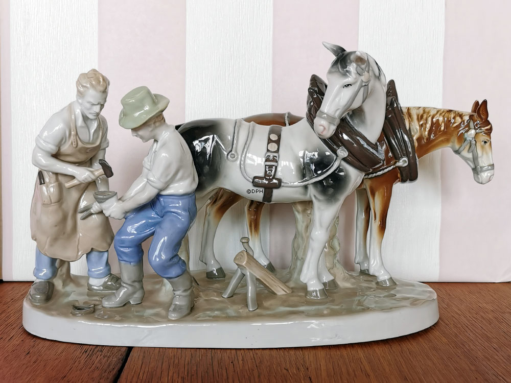 Gräfenthal Thüringen figur af beslagsmed, som skoer pløjende hest