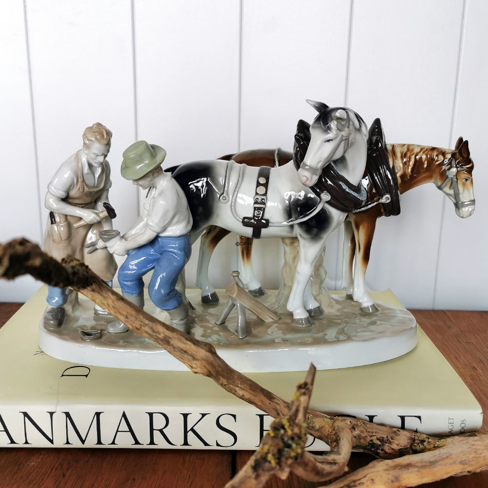 Gräfenthal Thüringen figur af beslagsmed, som skoer pløjende hest