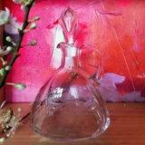 Karaffel i glas med slibninger
